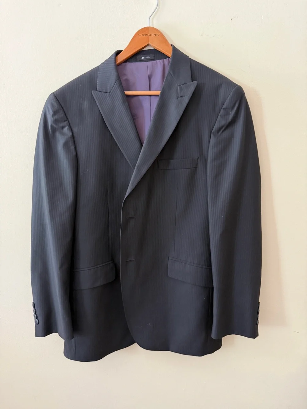 J. Ferrar Modern Fit Men’s 2-Piece Suit 42R Charcoal Black Tonal Stripe